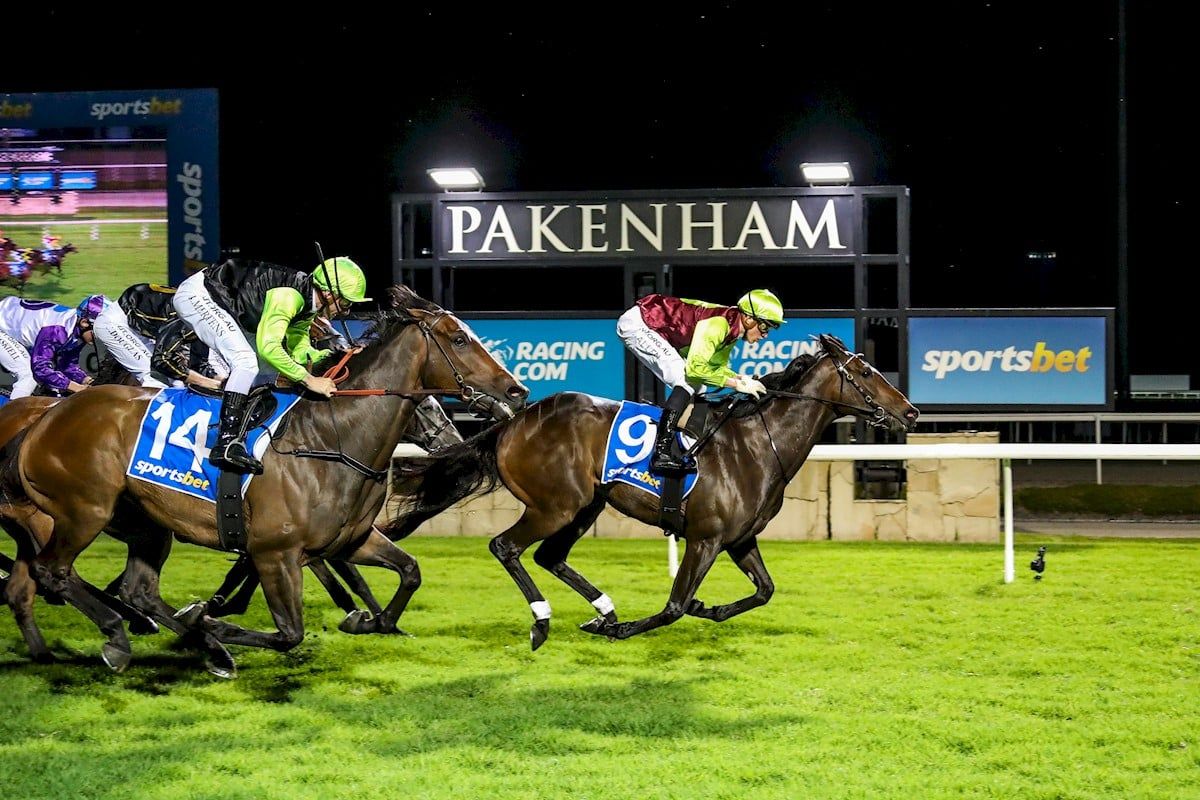 pakenham racing tips